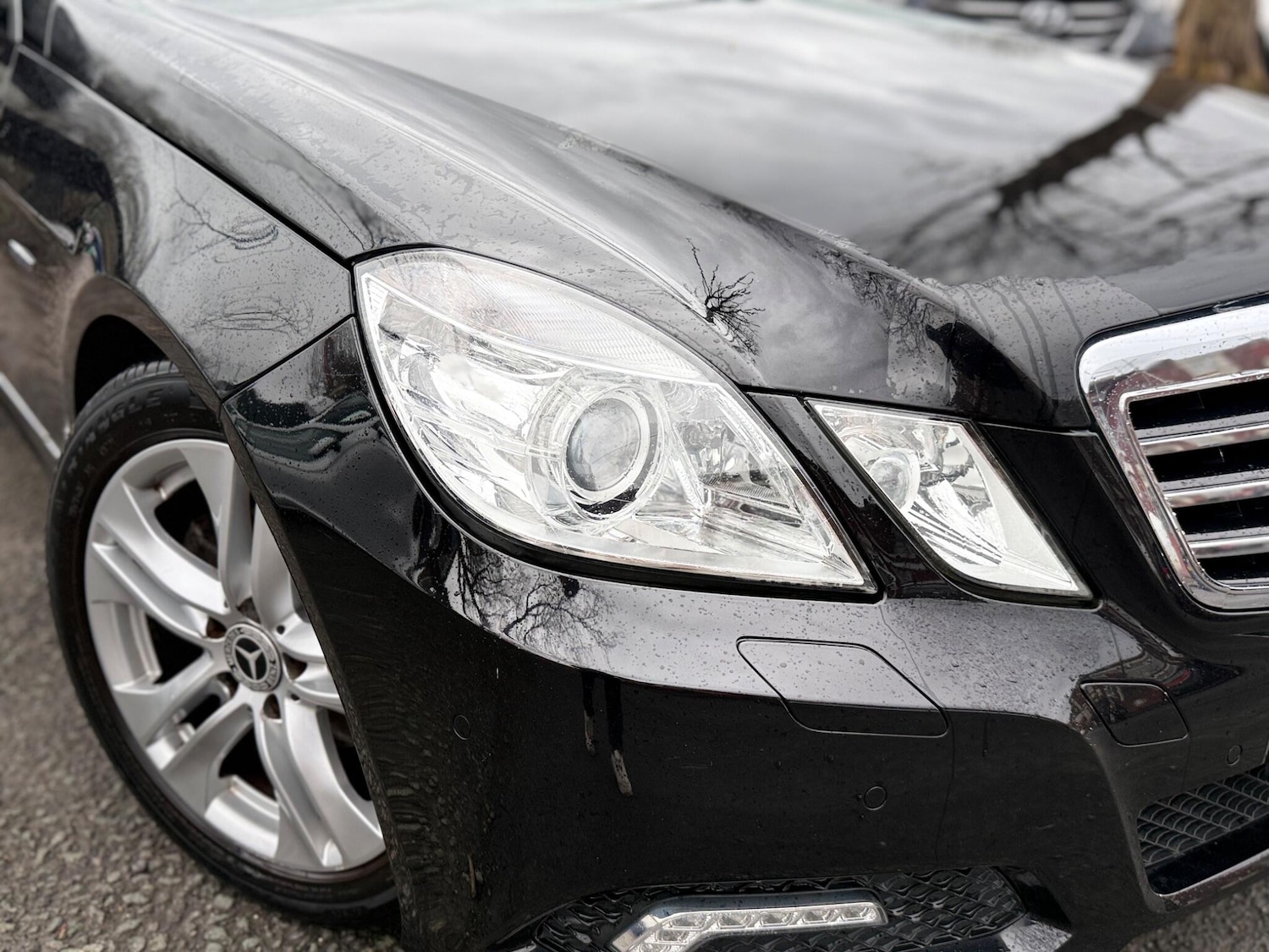 Used Mercedes-Benz E Class for sale - 77977901: Photo 3