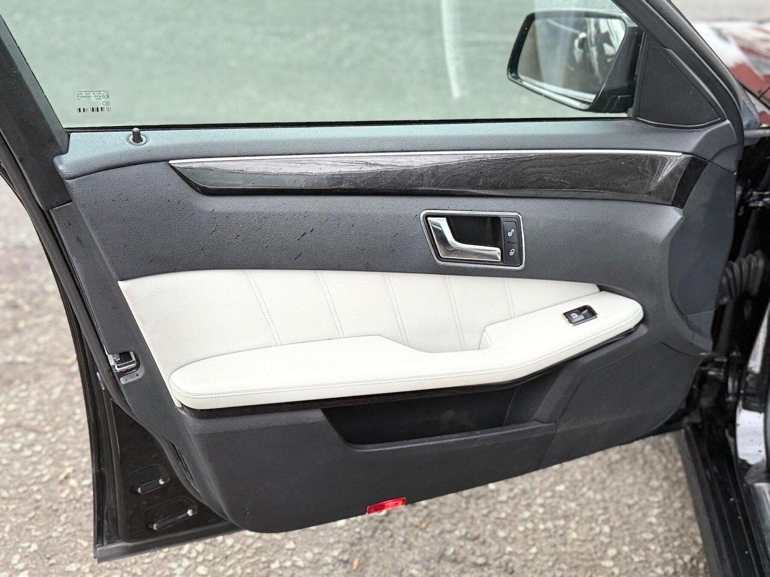 Used Mercedes-Benz E Class for sale - 77977901: Photo 43