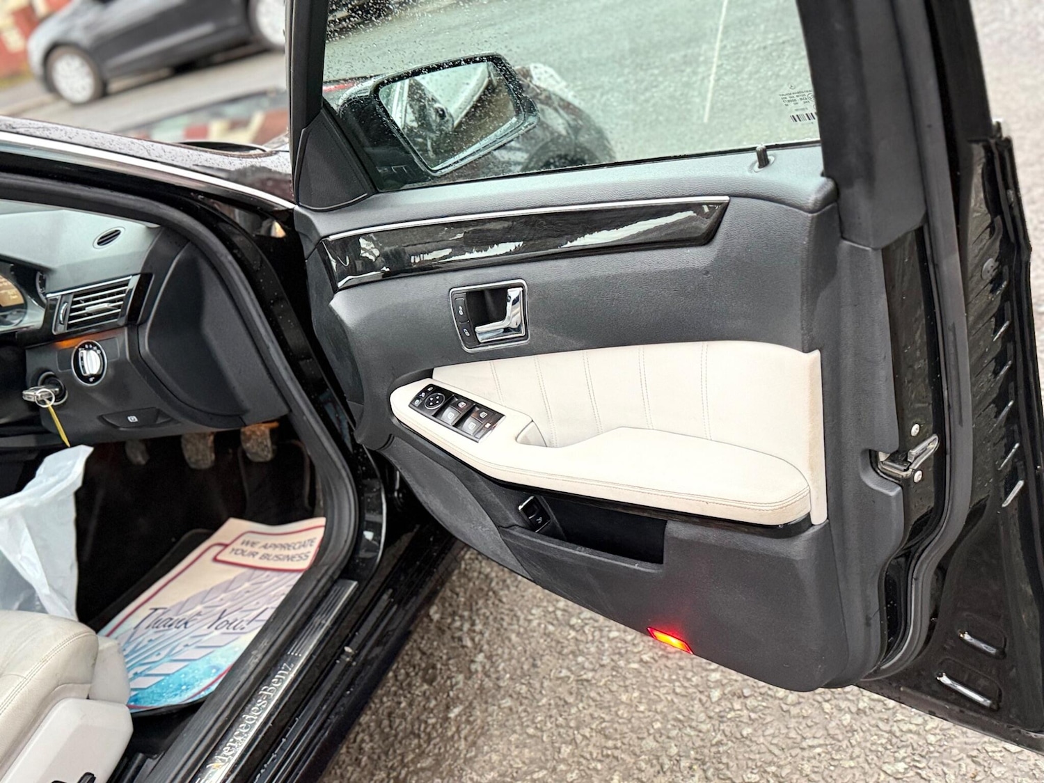 Used Mercedes-Benz E Class for sale - 77977901: Photo 52