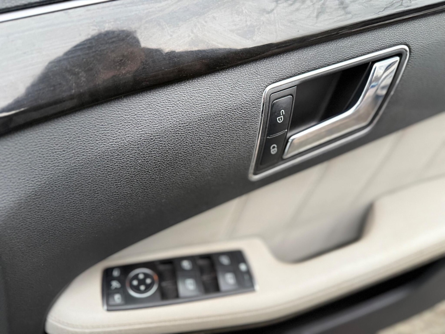 Used Mercedes-Benz E Class for sale - 77977901: Photo 53