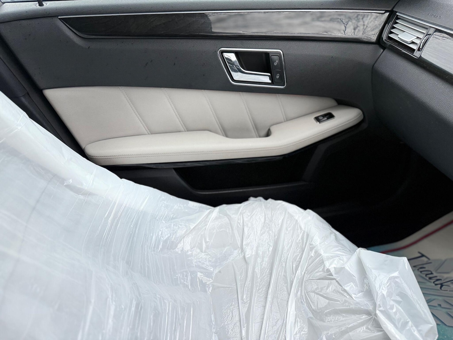 Used Mercedes-Benz E Class for sale - 77977901: Photo 59