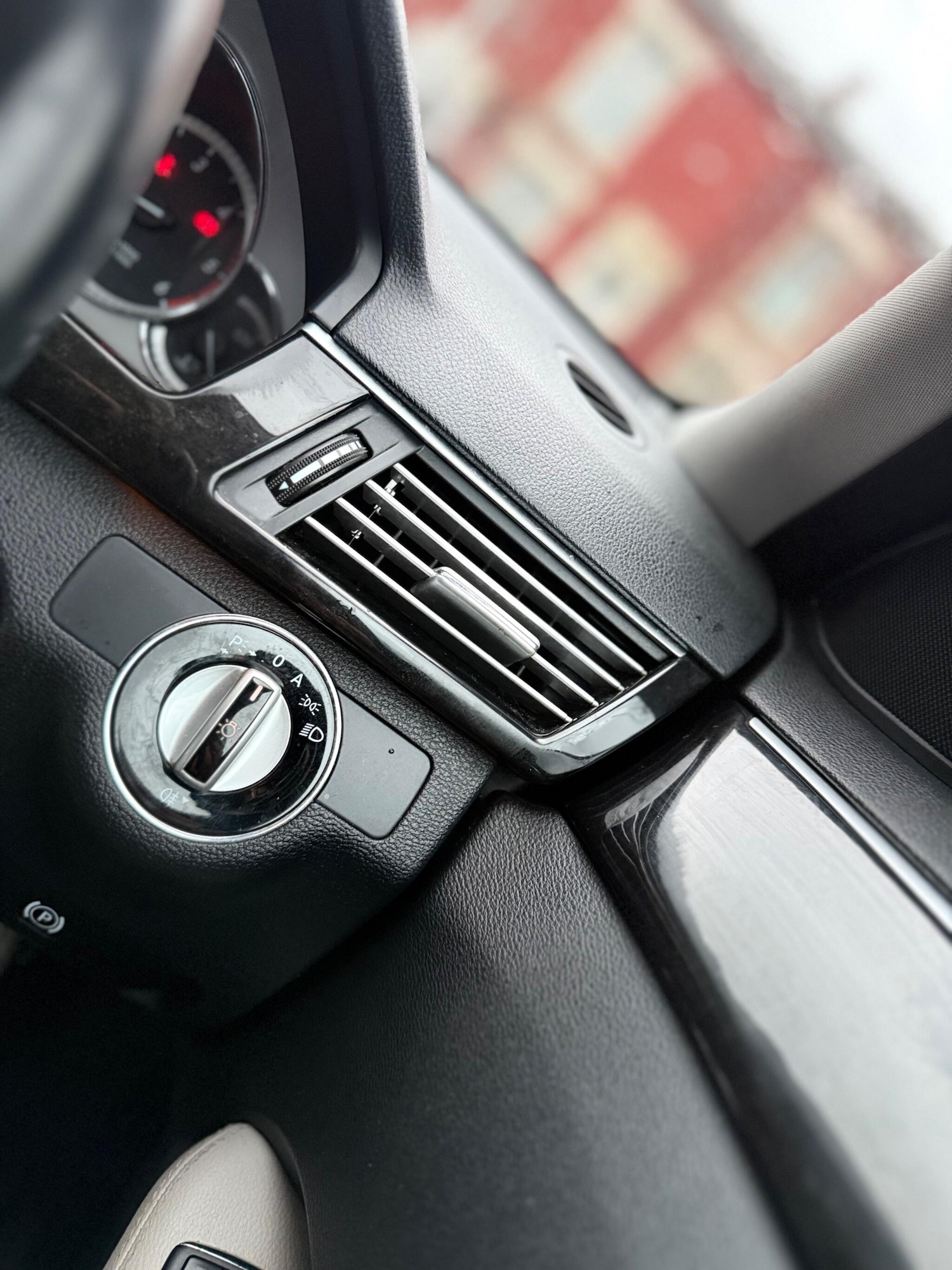 Used Mercedes-Benz E Class for sale - 77977901: Photo 60