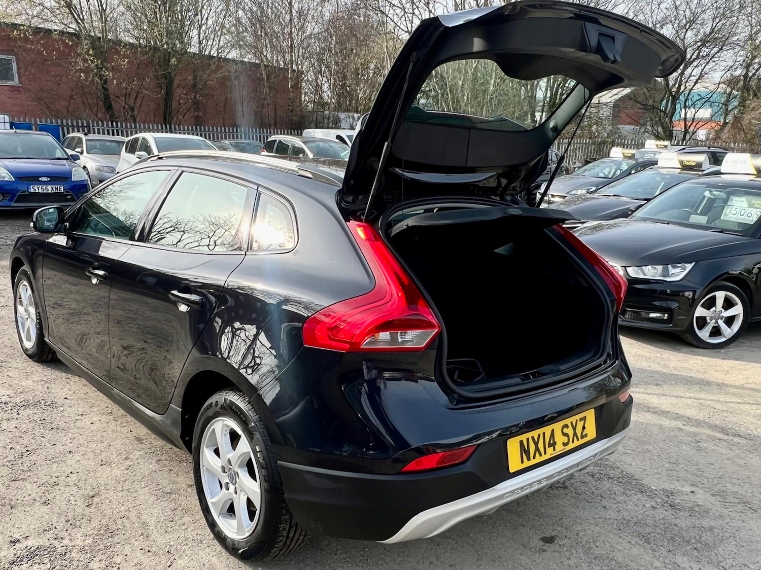 Used Volvo V40 2014 for sale - 77969831: Photo 12