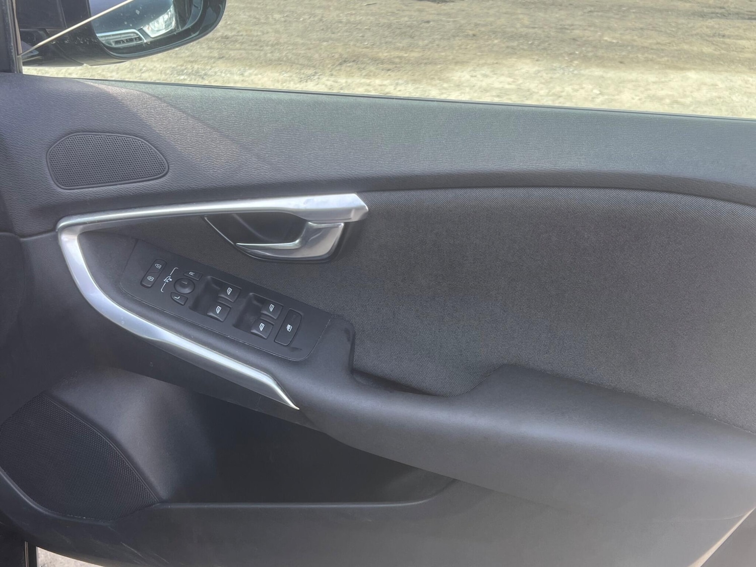 Used Volvo V40 2014 for sale - 77969831: Photo 28