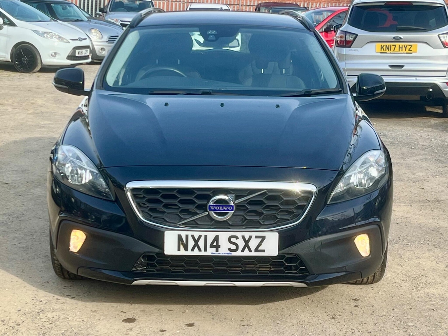 Used Volvo V40 2014 for sale - 77969831: Photo 3