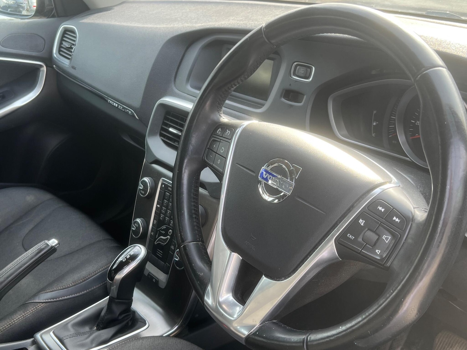 Used Volvo V40 2014 for sale - 77969831: Photo 34