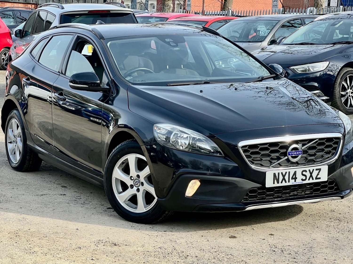 Used Volvo V40 2014 for sale - 77969831: Photo 7
