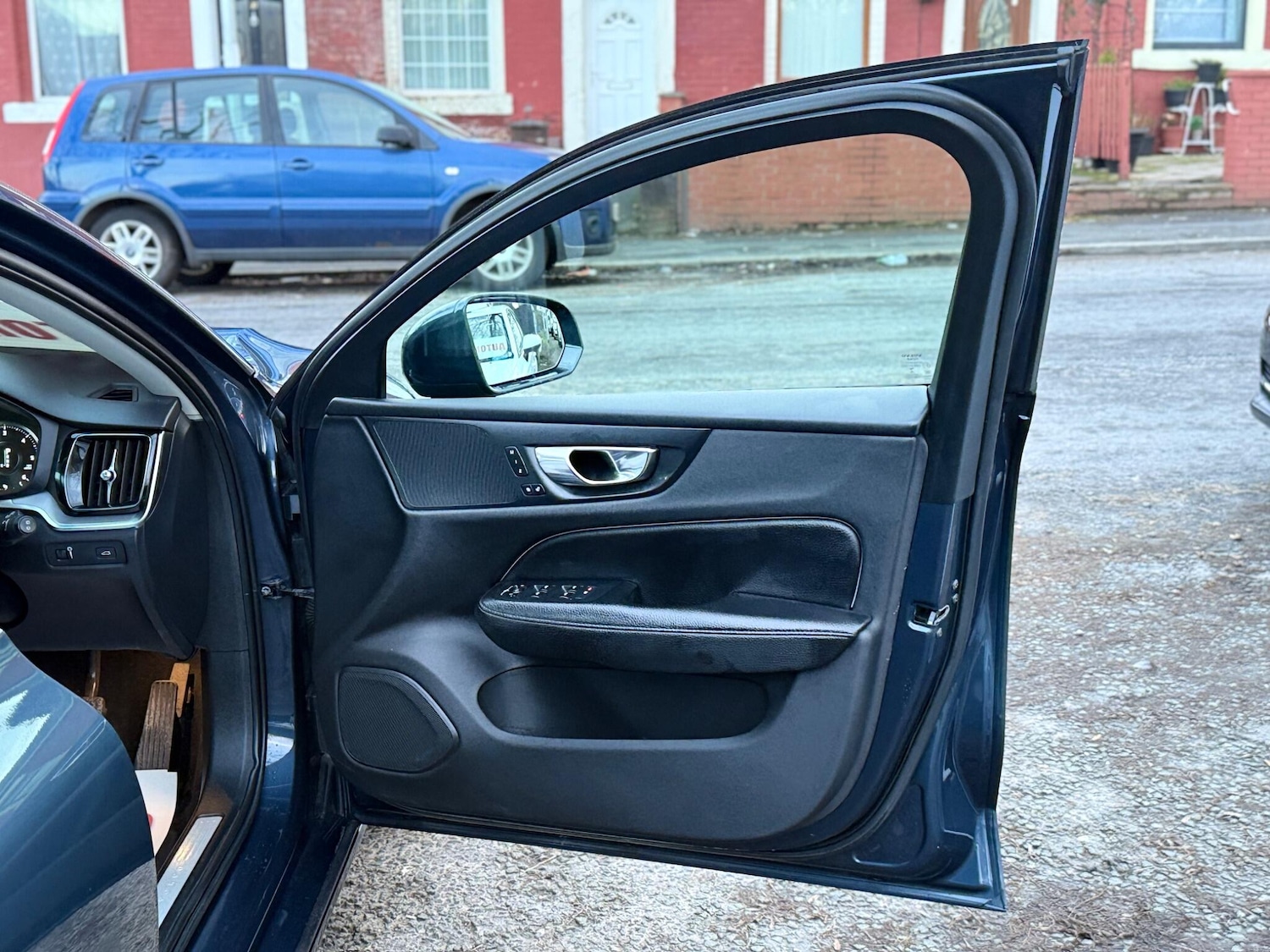 Used Volvo V60 2020 for sale - 77314823: Photo 70