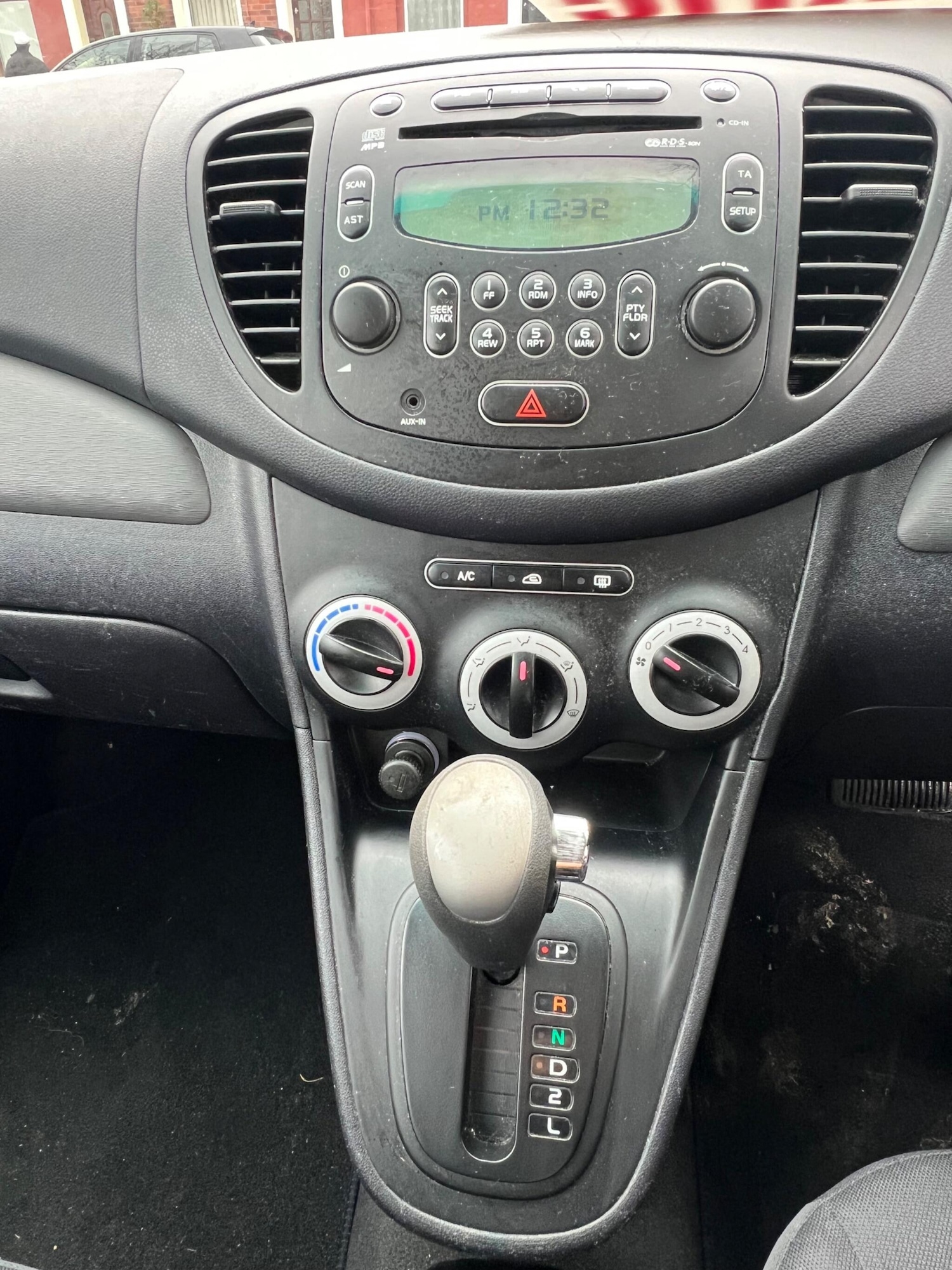 Used Hyundai i10 2009 for sale - 76432110: Photo 16