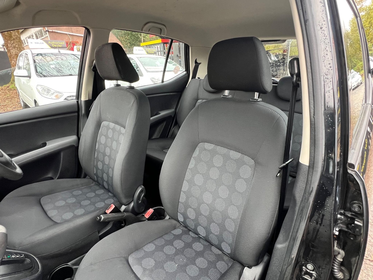 Used Hyundai i10 2009 for sale - 76432110: Photo 22