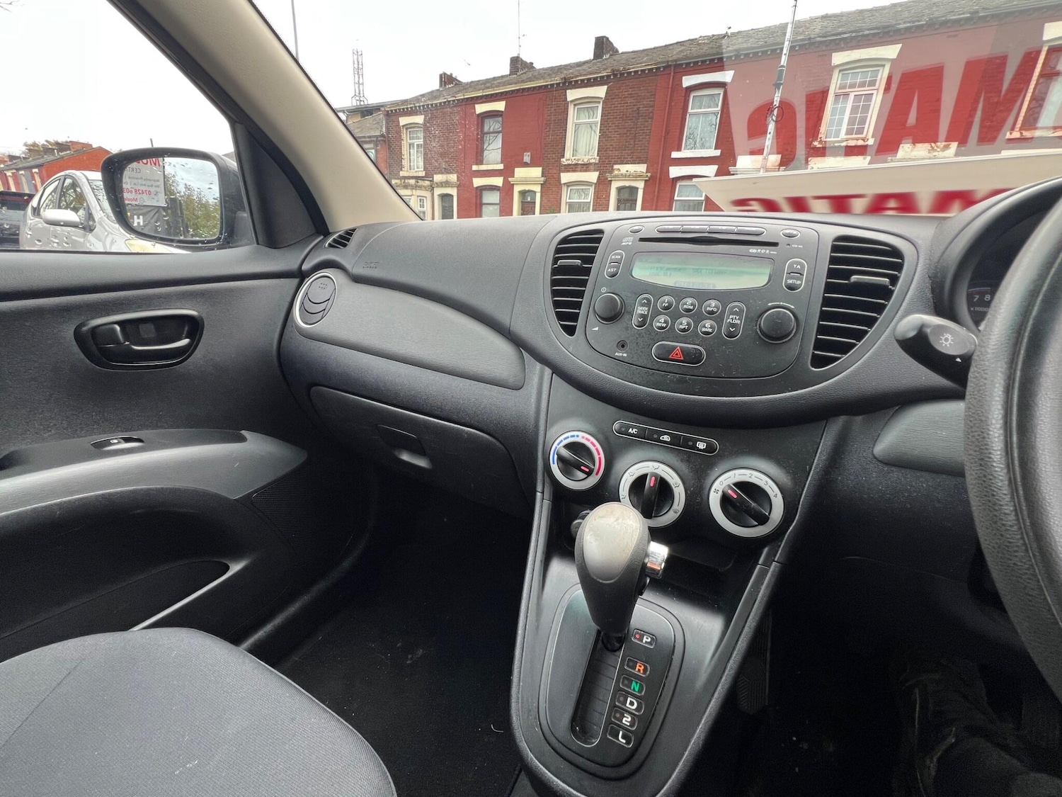 Used Hyundai i10 2009 for sale - 76432110: Photo 25