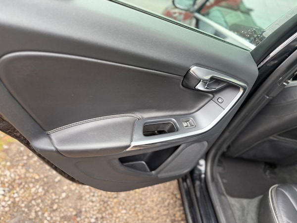 Used Volvo V60 2013 for sale - 76226281: Photo 42
