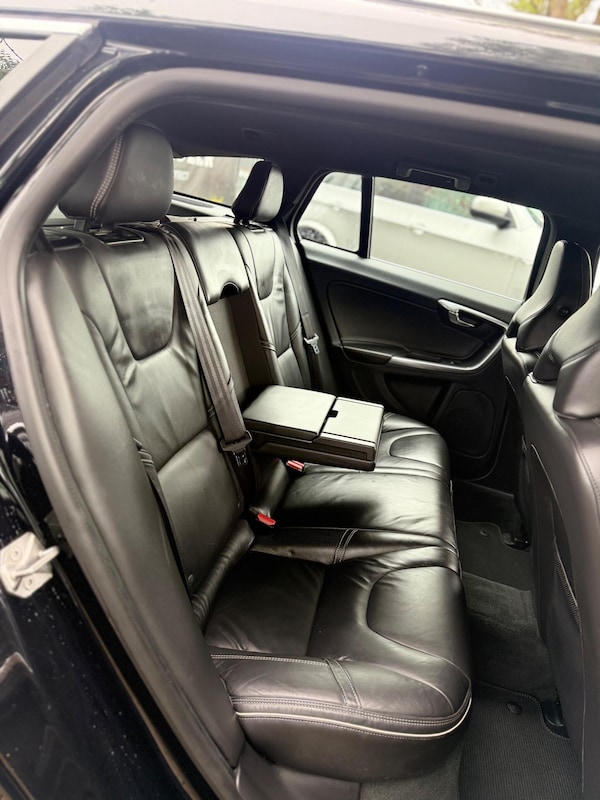Used Volvo V60 2013 for sale - 76226281: Photo 47