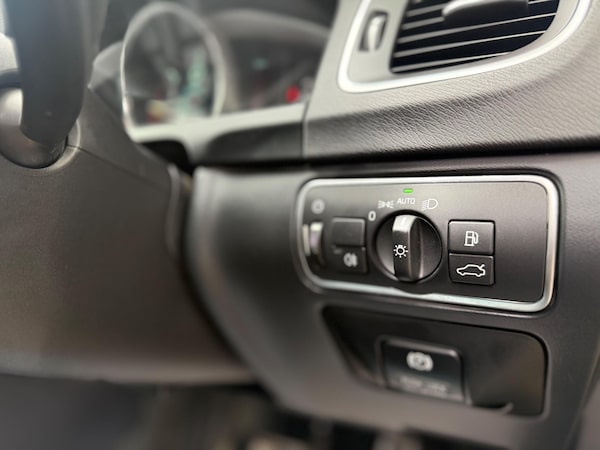 Used Volvo V60 2013 for sale - 76226281: Photo 54