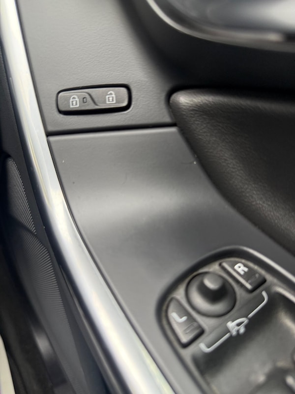 Used Volvo V60 2013 for sale - 76226281: Photo 64