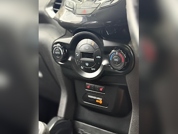 Used Ford Ecosport 2015 for sale - 75915875: Photo