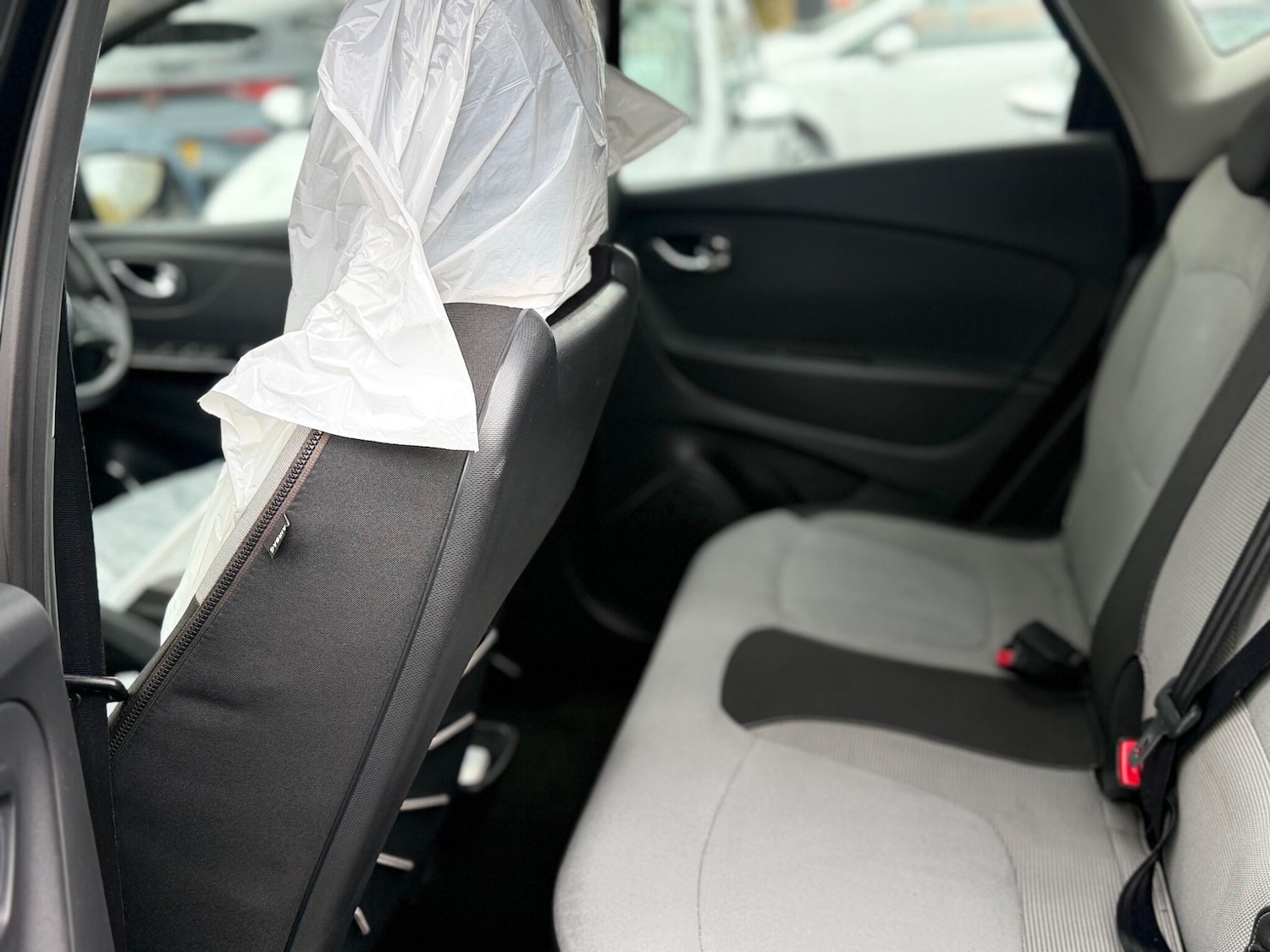 Used Renault Captur 2014 for sale - 76549164: Photo 31