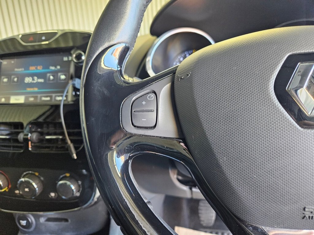 Used Renault Clio 2014 for sale - 76783703: Photo 11