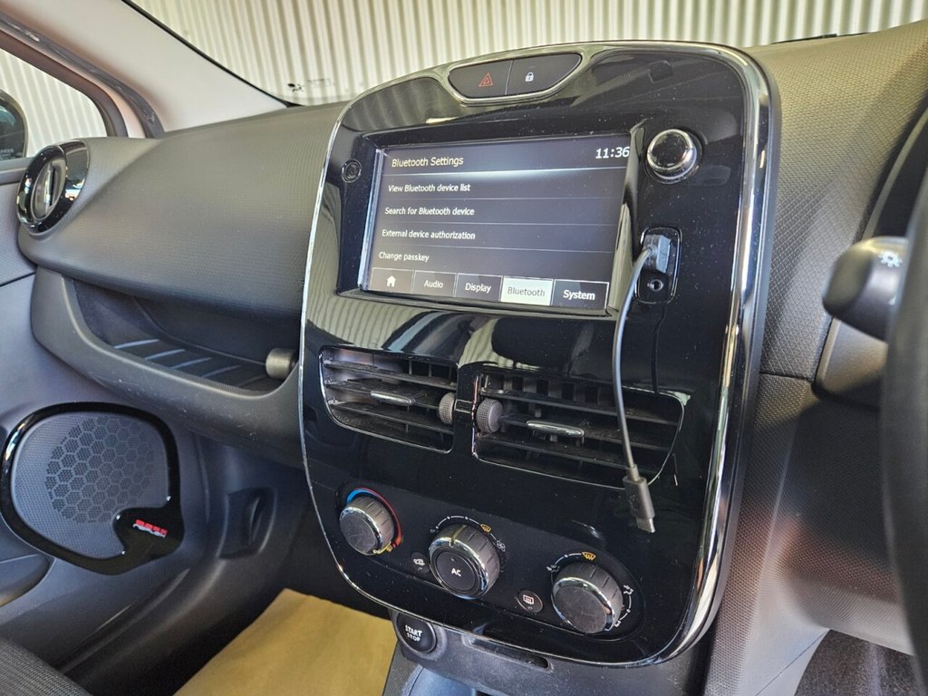 Used Renault Clio 2014 for sale - 76783703: Photo 16