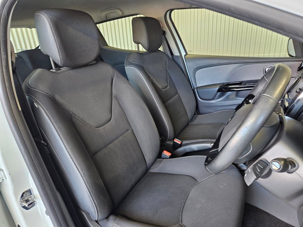 Used Renault Clio 2014 for sale - 76783703: Photo 20