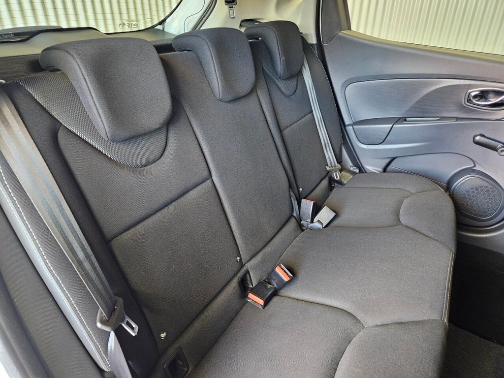 Used Renault Clio 2014 for sale - 76783703: Photo 24