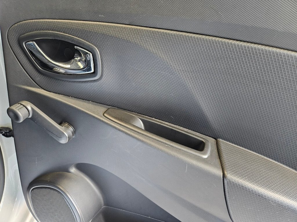 Used Renault Clio 2014 for sale - 76783703: Photo 25