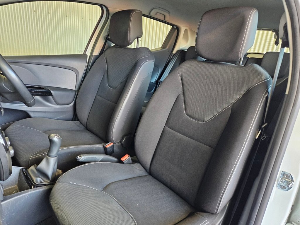 Used Renault Clio 2014 for sale - 76783703: Photo 28