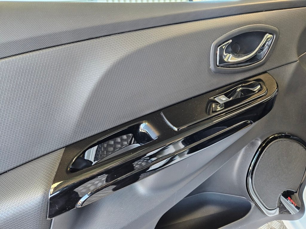 Used Renault Clio 2014 for sale - 76783703: Photo 29