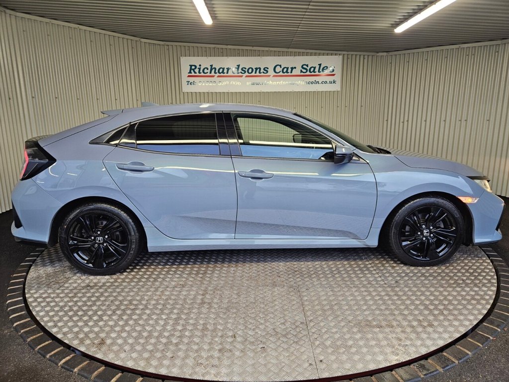 Used Honda Civic 2019 for sale - 77276028: Photo 2