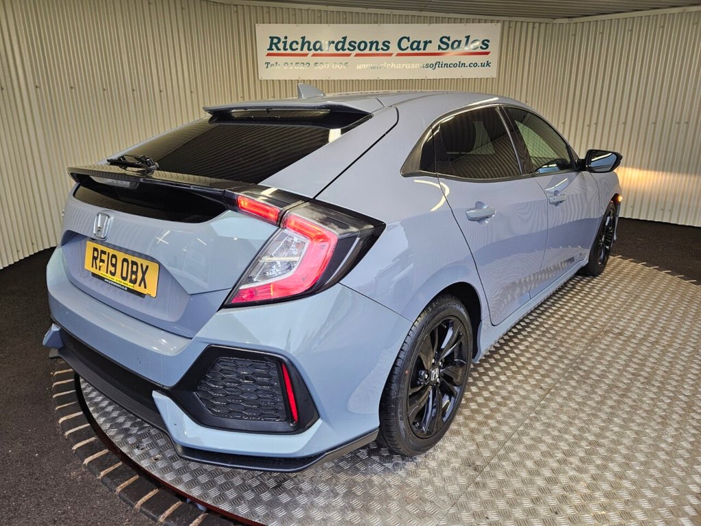 Used Honda Civic 2019 for sale - 77276028: Photo 3