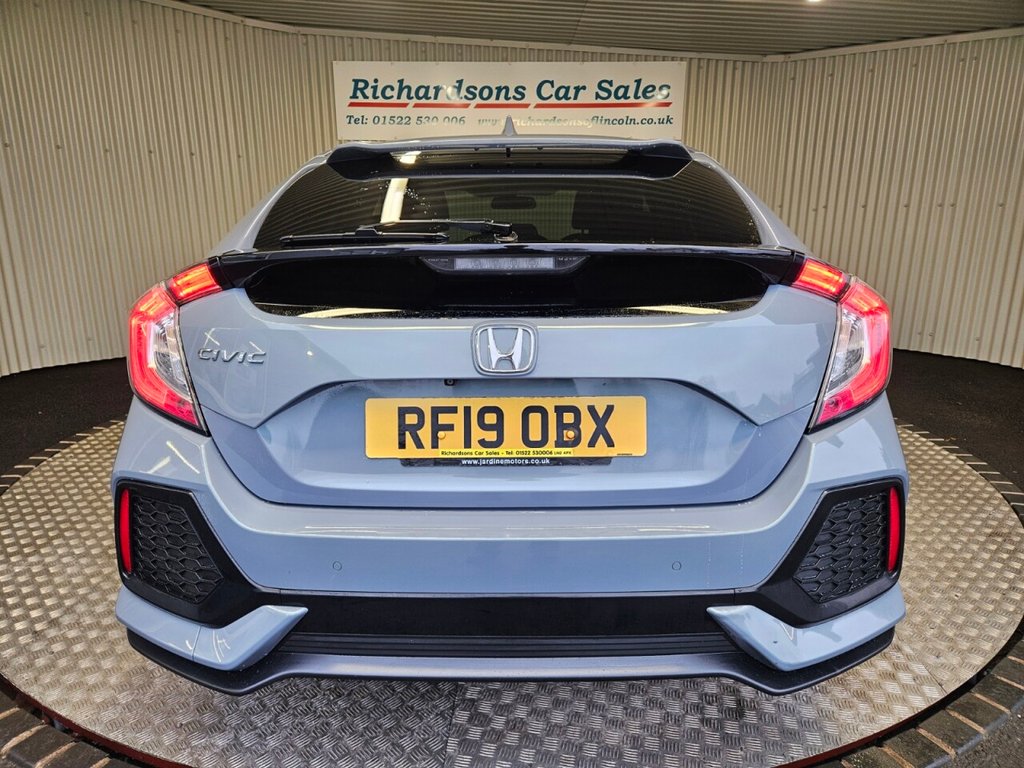 Used Honda Civic 2019 for sale - 77276028: Photo 4