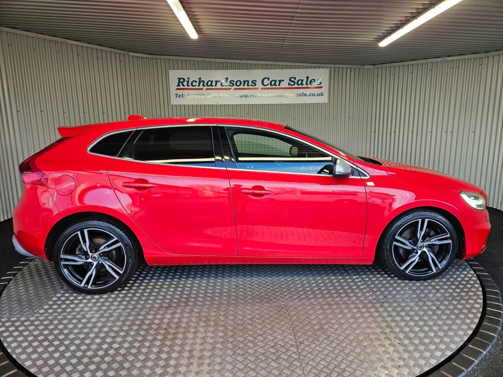 Used Volvo V40 2017 for sale - 77394659: Photo 2