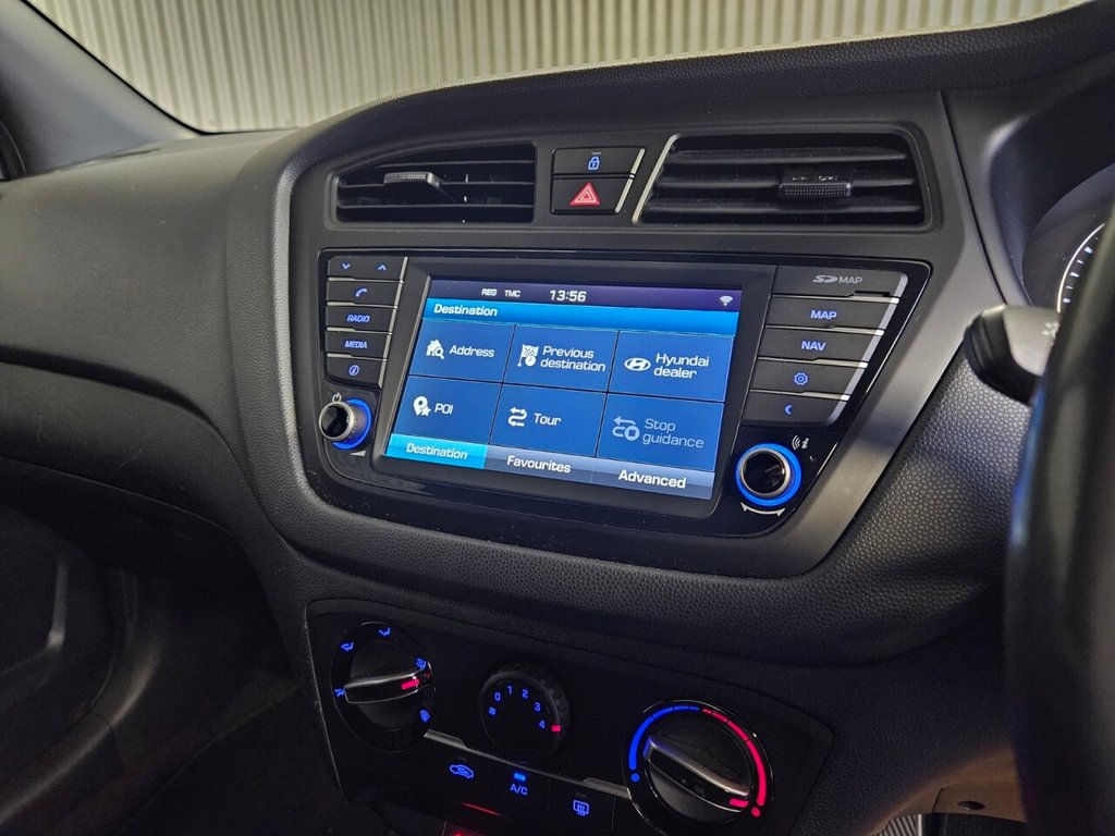 Used Hyundai i20 2018 for sale - 77384303: Photo 18