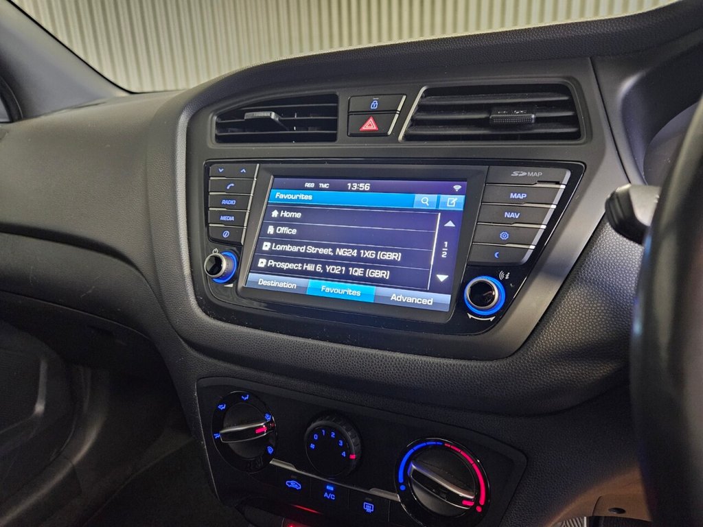 Used Hyundai i20 2018 for sale - 77384303: Photo 19