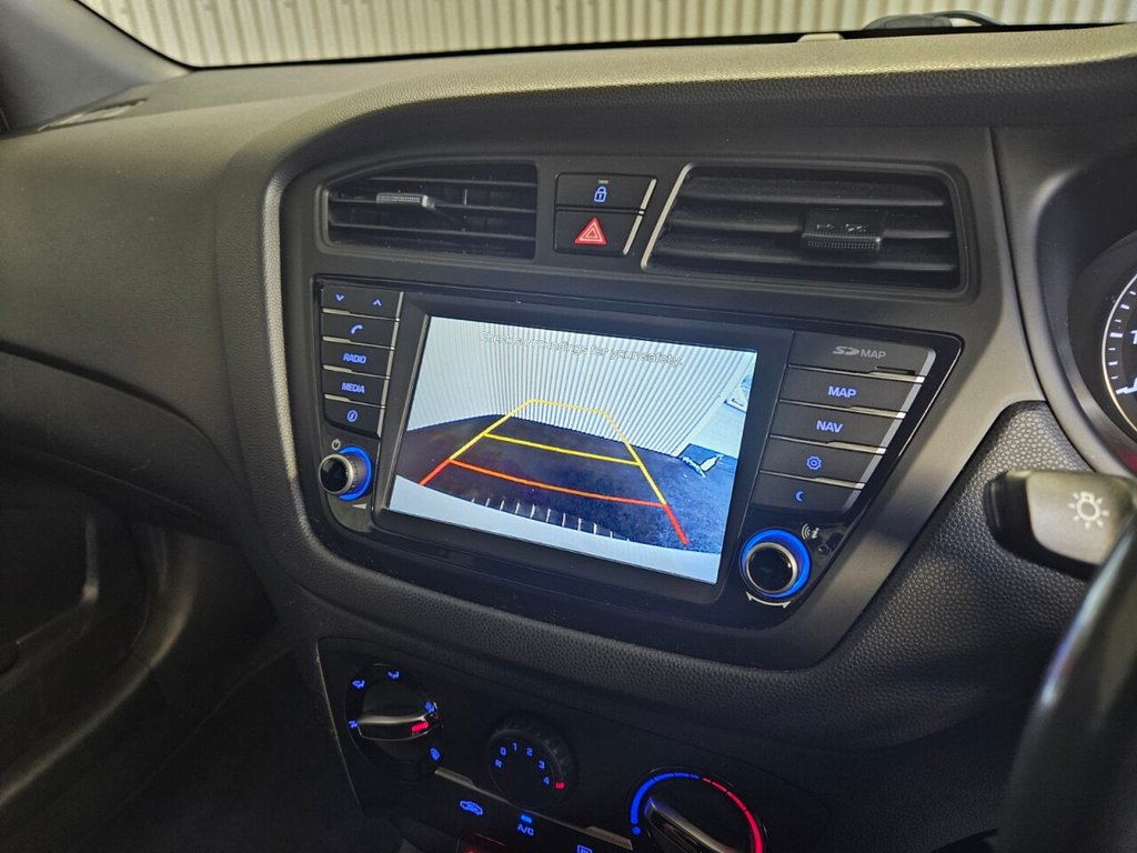 Used Hyundai i20 2018 for sale - 77384303: Photo 21