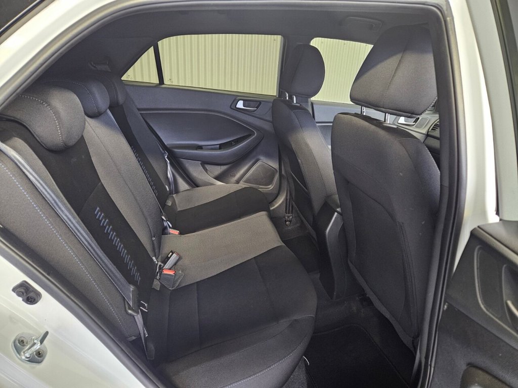 Used Hyundai i20 2018 for sale - 77384303: Photo 27