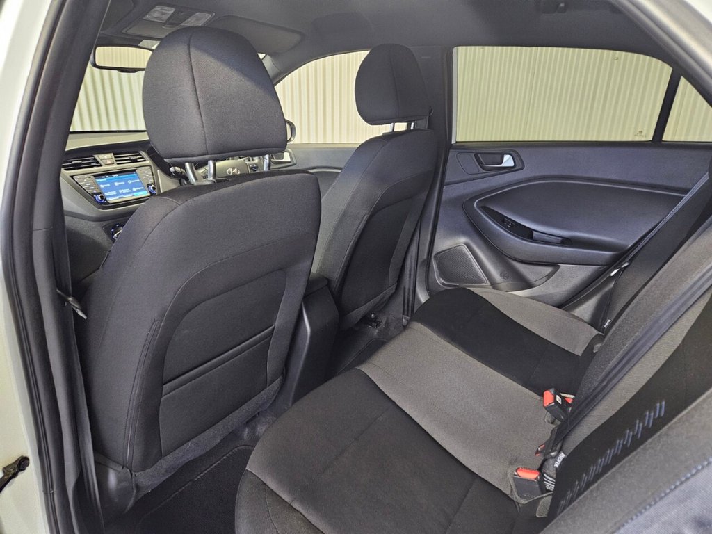 Used Hyundai i20 2018 for sale - 77384303: Photo 29