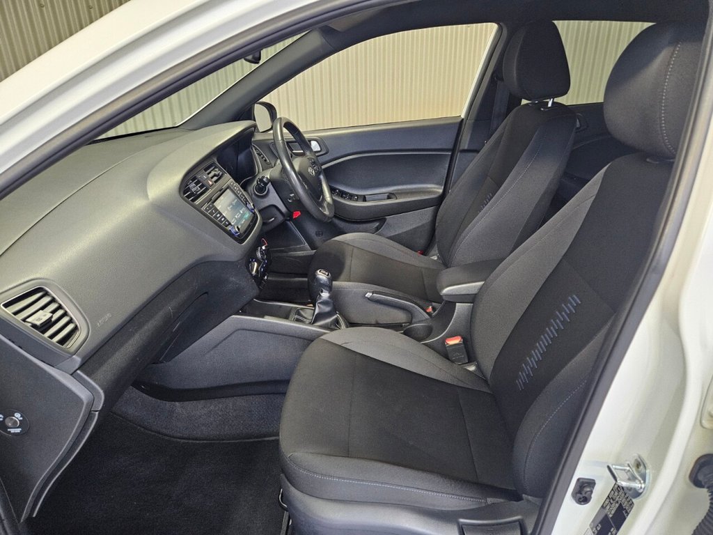 Used Hyundai i20 2018 for sale - 77384303: Photo 35