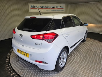 Used Hyundai i20 2018 for sale - 77384303: Photo