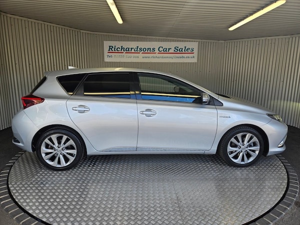 Used Toyota Auris 2018 for sale - 75527608: Photo 2