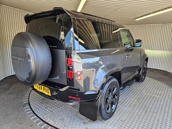 Used Land Rover Defender 90 2024 for sale - 79197639: Photo