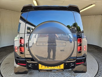 Used Land Rover Defender 90 2024 for sale - 79197639: Photo