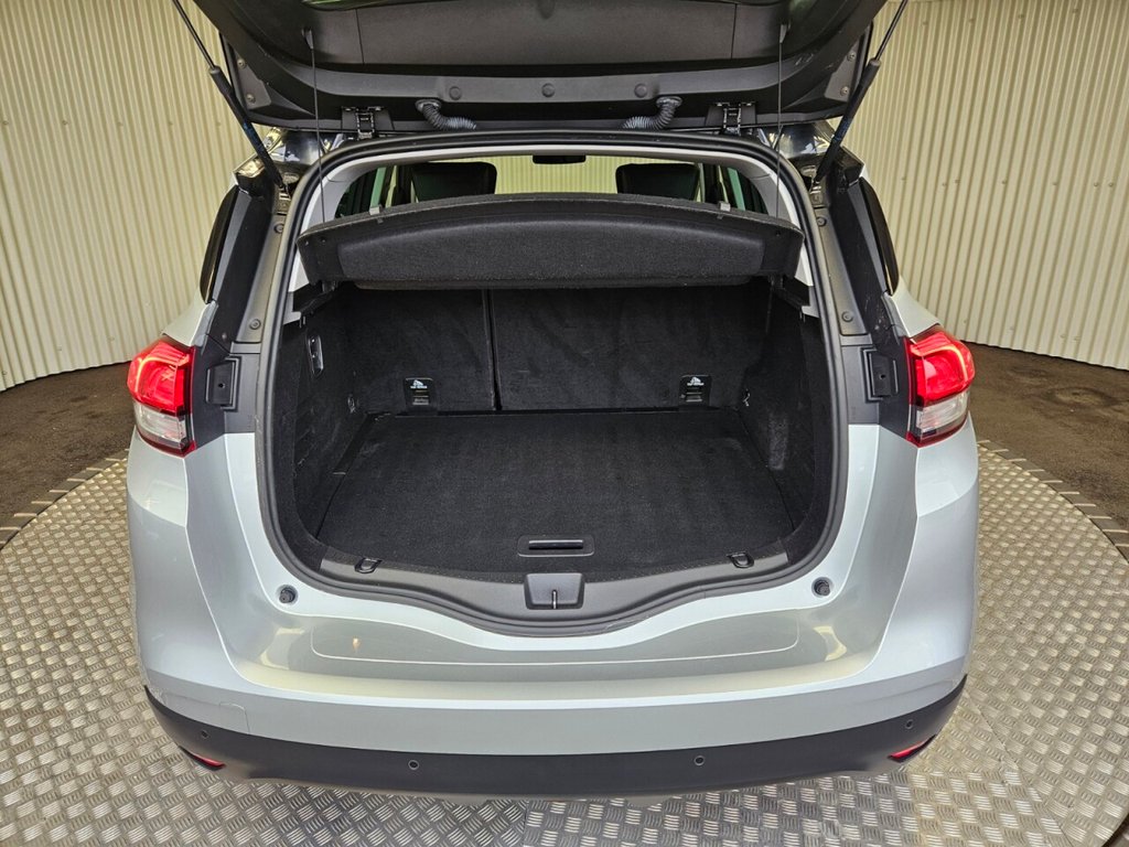 Used Renault Scenic 2019 for sale - 76582728: Photo 5