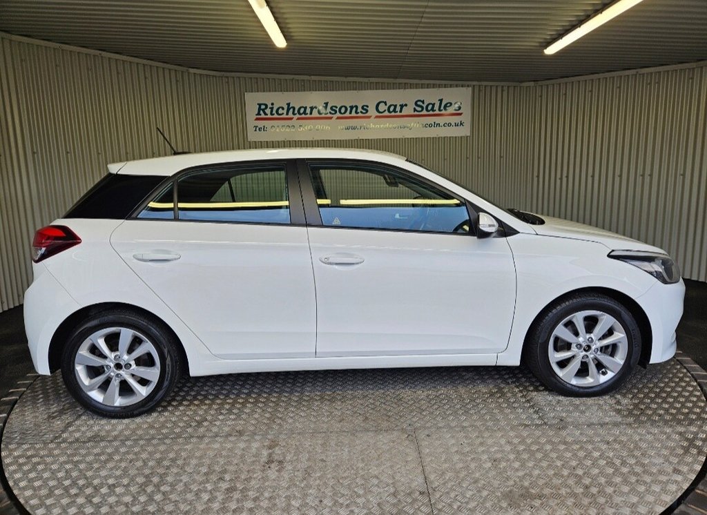 Used Hyundai i20 2016 for sale - 77835841: Photo 2