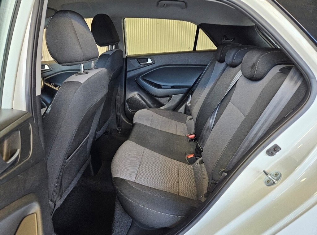 Used Hyundai i20 2016 for sale - 77835841: Photo 30