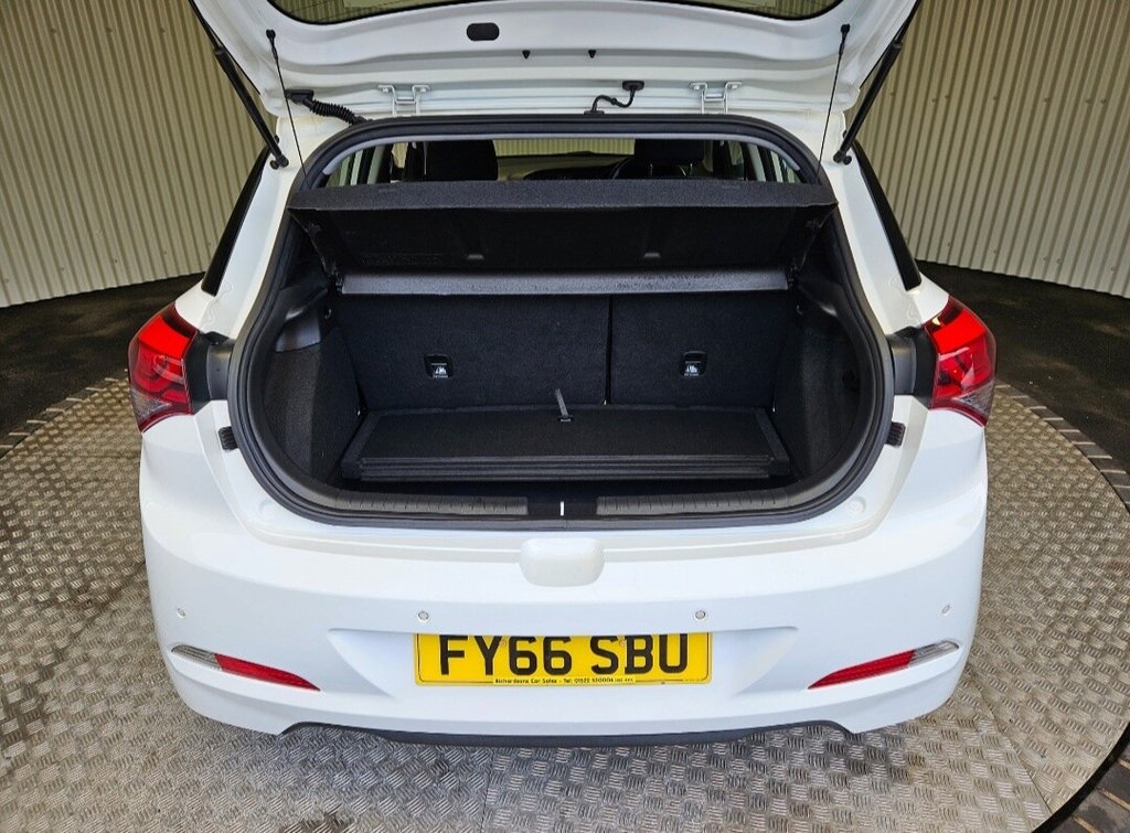 Used Hyundai i20 2016 for sale - 77835841: Photo 5