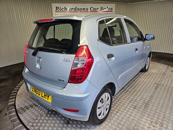 Used Hyundai i10 2011 for sale - 77302684: Photo