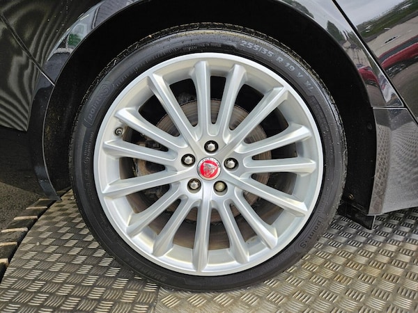 Used Jaguar XE 2017 for sale - 76280281: Photo 12