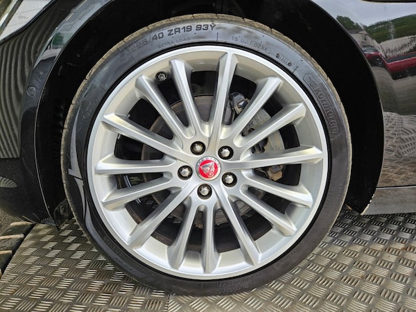 Used Jaguar XE 2017 for sale - 76280281: Photo 13