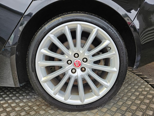 Used Jaguar XE 2017 for sale - 76280281: Photo 14